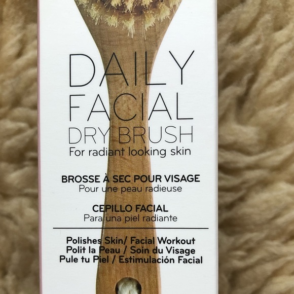 Daily Concepts Facial Brush - Picture 3 of 6